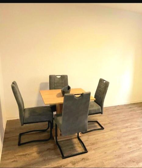 City Apartment Duisburg 2#Netflix &Wlan &Kingsize Bett & Kaffee Maschine & Central & 500M Innenhafen & 2 Min U Bahn Εξωτερικό φωτογραφία