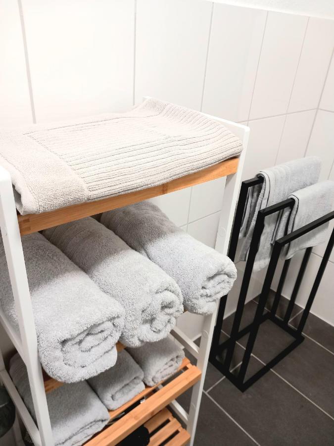 City Apartment Duisburg 2#Netflix &Wlan &Kingsize Bett & Kaffee Maschine & Central & 500M Innenhafen & 2 Min U Bahn Εξωτερικό φωτογραφία