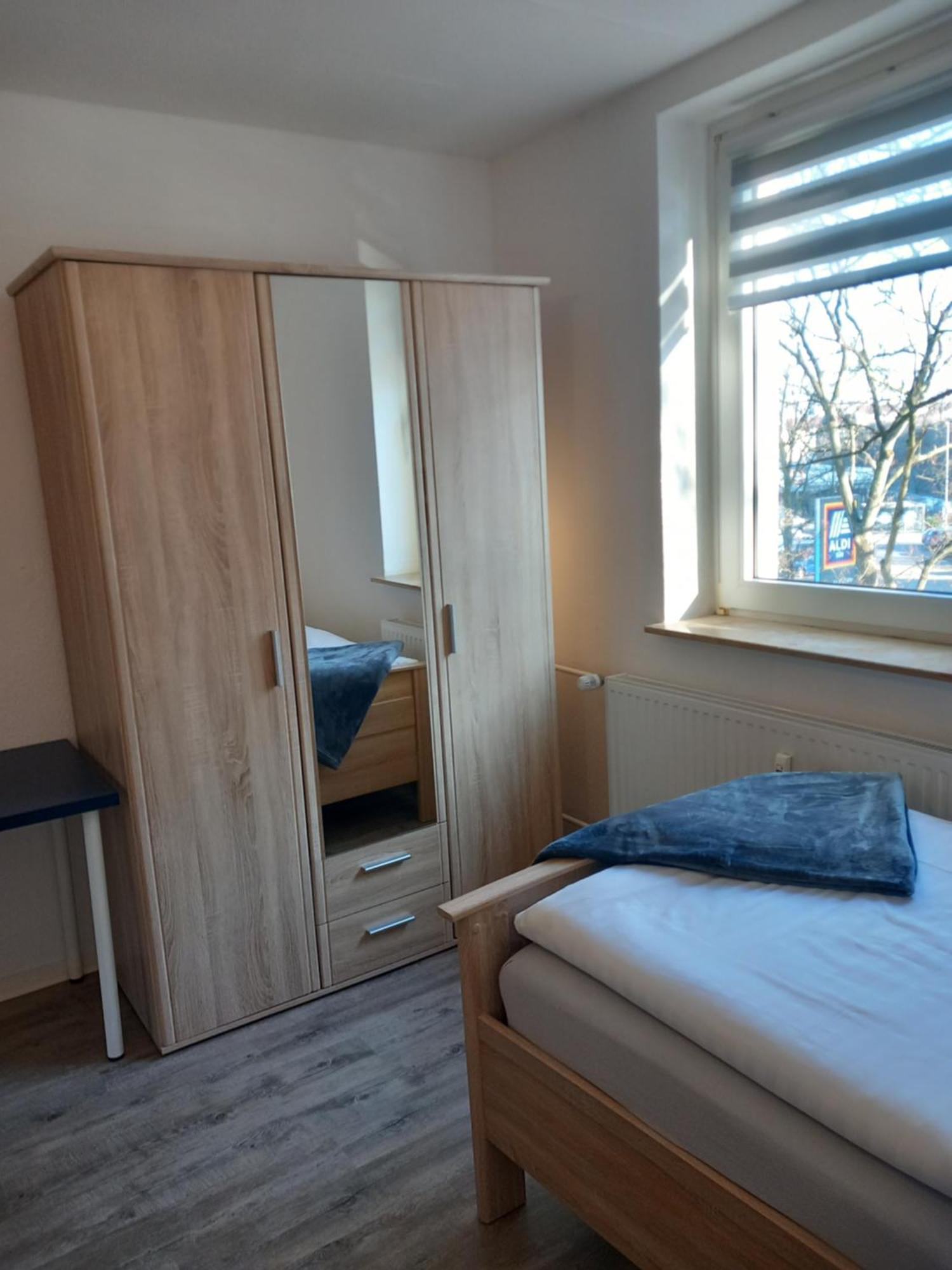 City Apartment Duisburg 2#Netflix &Wlan &Kingsize Bett & Kaffee Maschine & Central & 500M Innenhafen & 2 Min U Bahn Εξωτερικό φωτογραφία