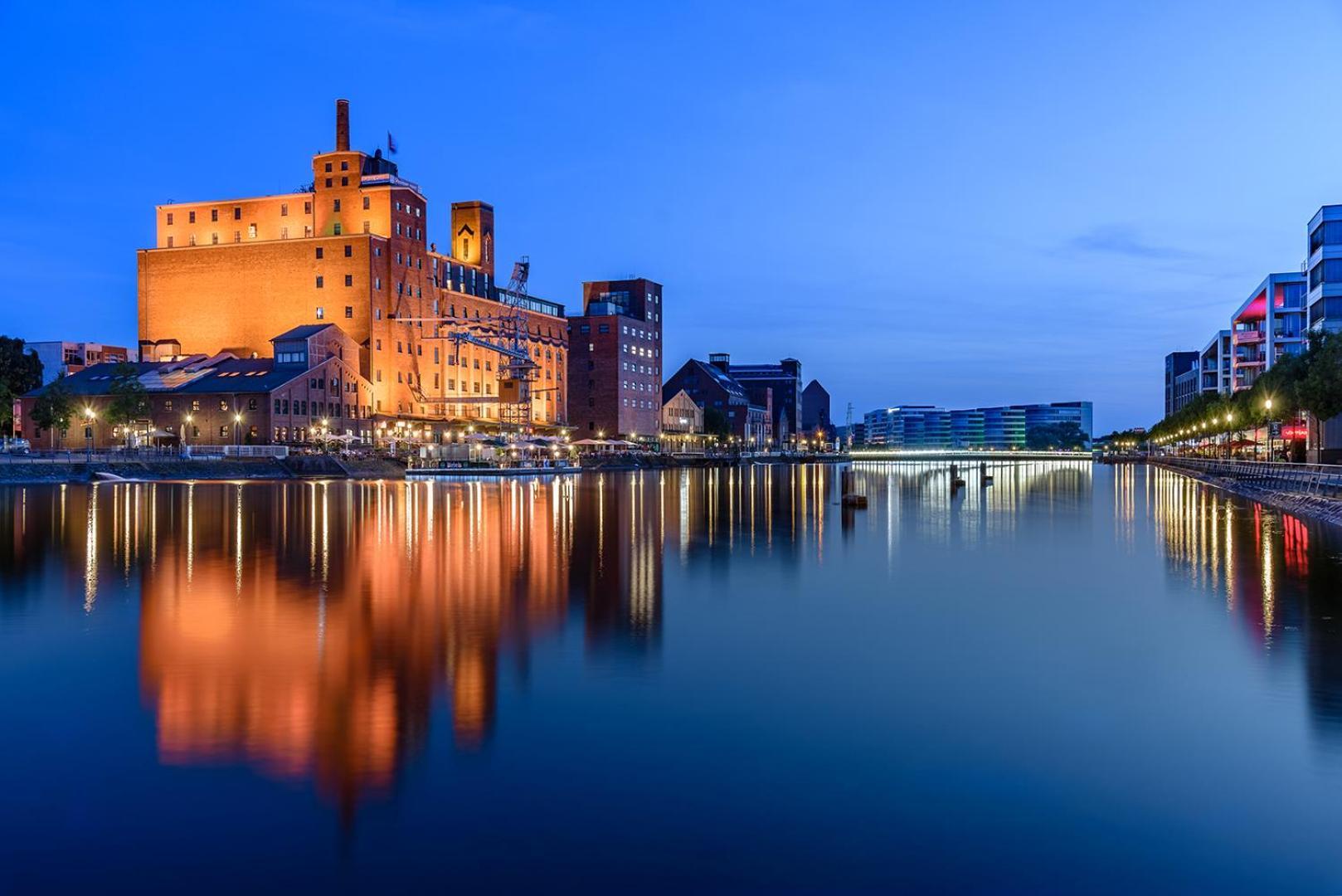 City Apartment Duisburg 2#Netflix &Wlan &Kingsize Bett & Kaffee Maschine & Central & 500M Innenhafen & 2 Min U Bahn Εξωτερικό φωτογραφία